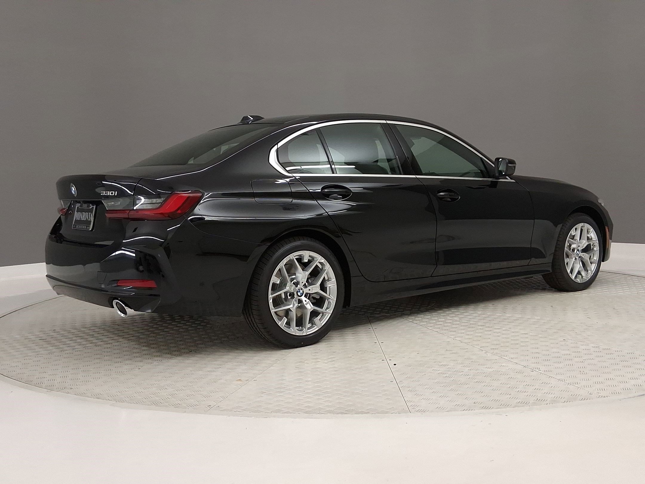 New 2026 BMW 330i Sedan w/ Convenience Package image 7