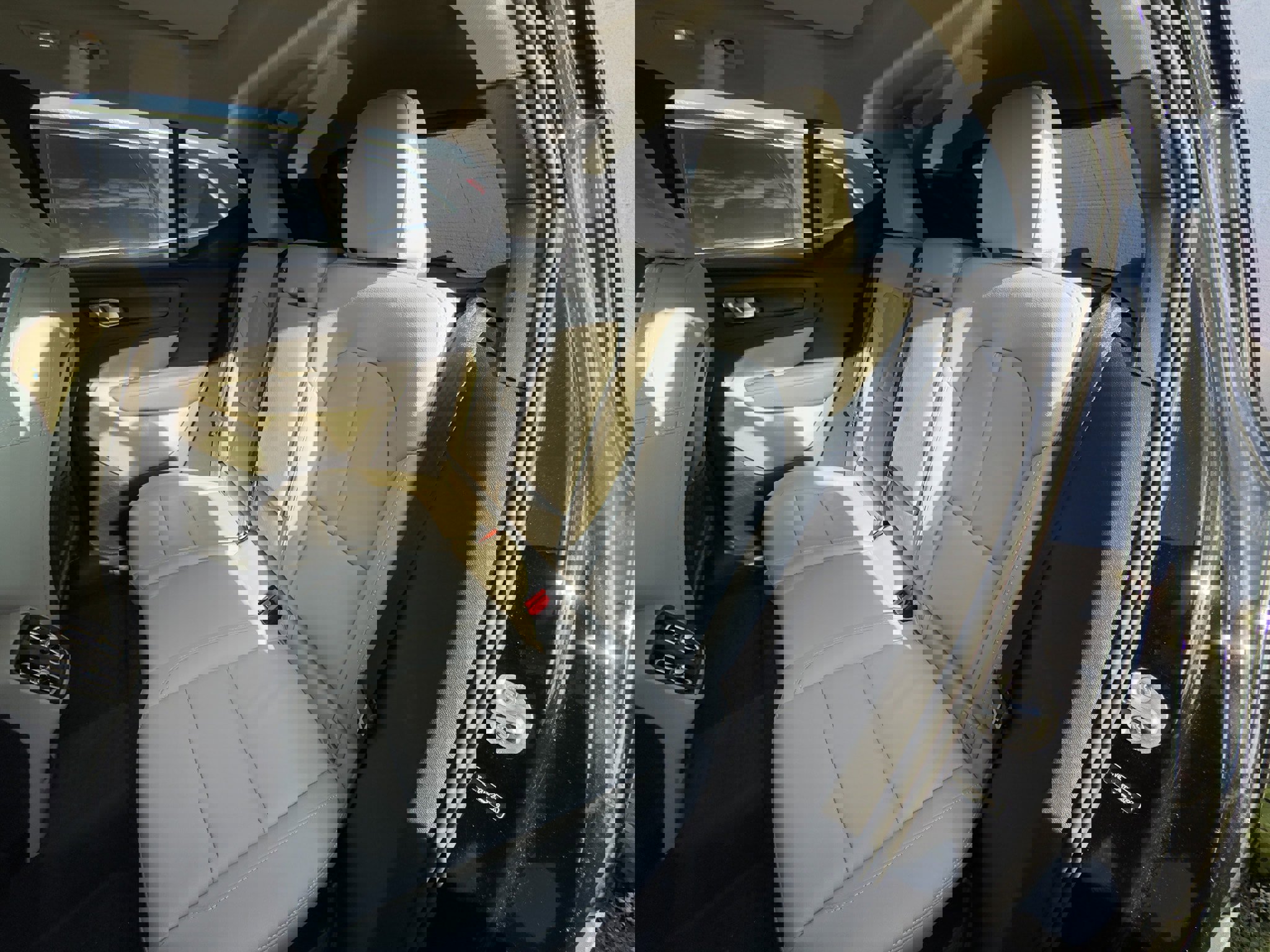 Certified 2023 Volvo XC40 B5 Plus w/ Climate Package image 30