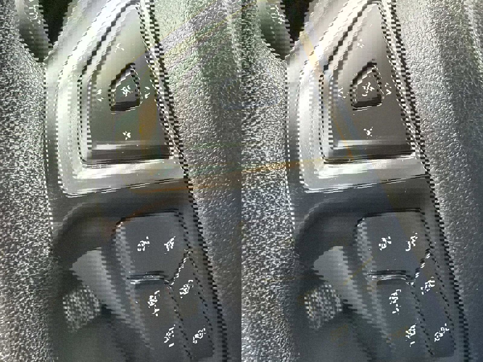 Used 2022 Ford Edge SEL image 6