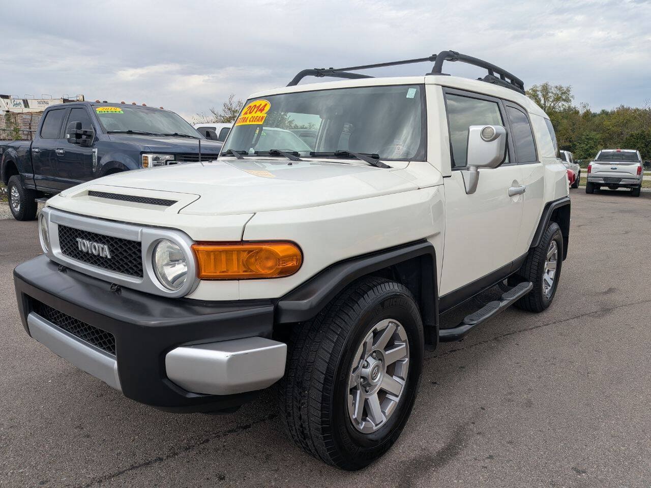 Used 2014 Toyota FJ Cruiser 2WD w/ Convenience Package image 2