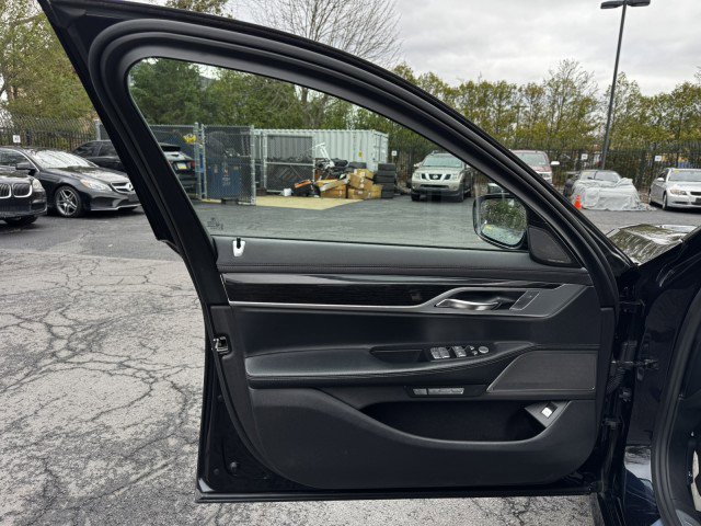 Used 2017 BMW 740i RWD image 6
