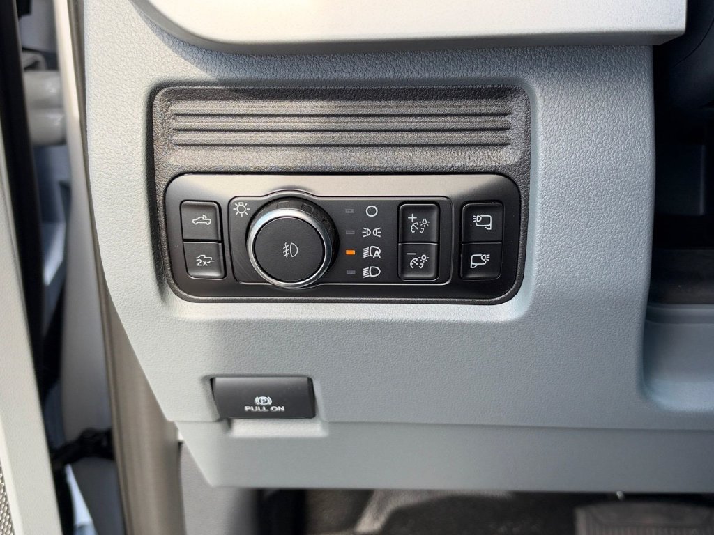 New 2027 Ford F250 XLT w/ XLT Premium Package AWD/4WD image 17