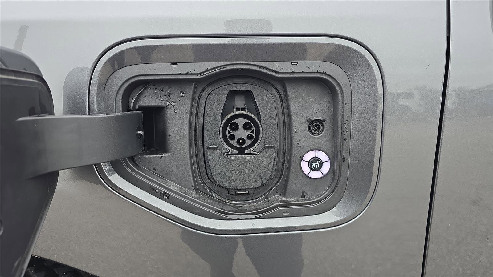 Used 2023 Ford F150 Lightning XLT image 10