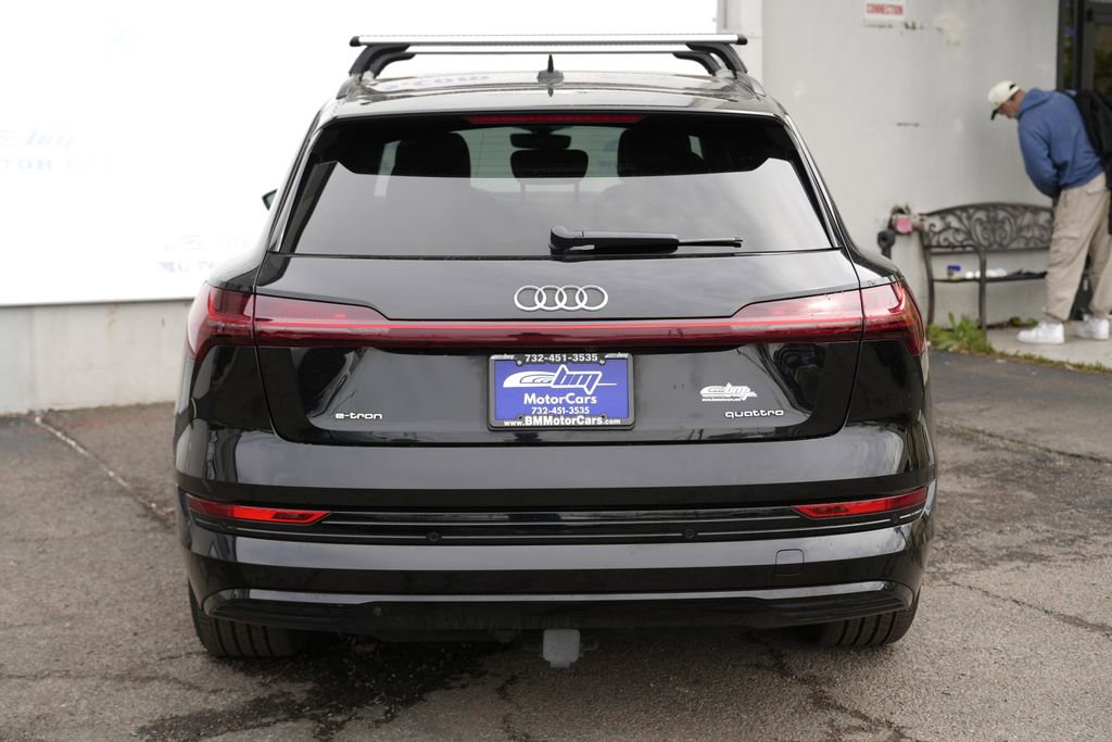 Used 2022 Audi e-tron Premium w/ Convenience Plus Package AWD/4WD image 6