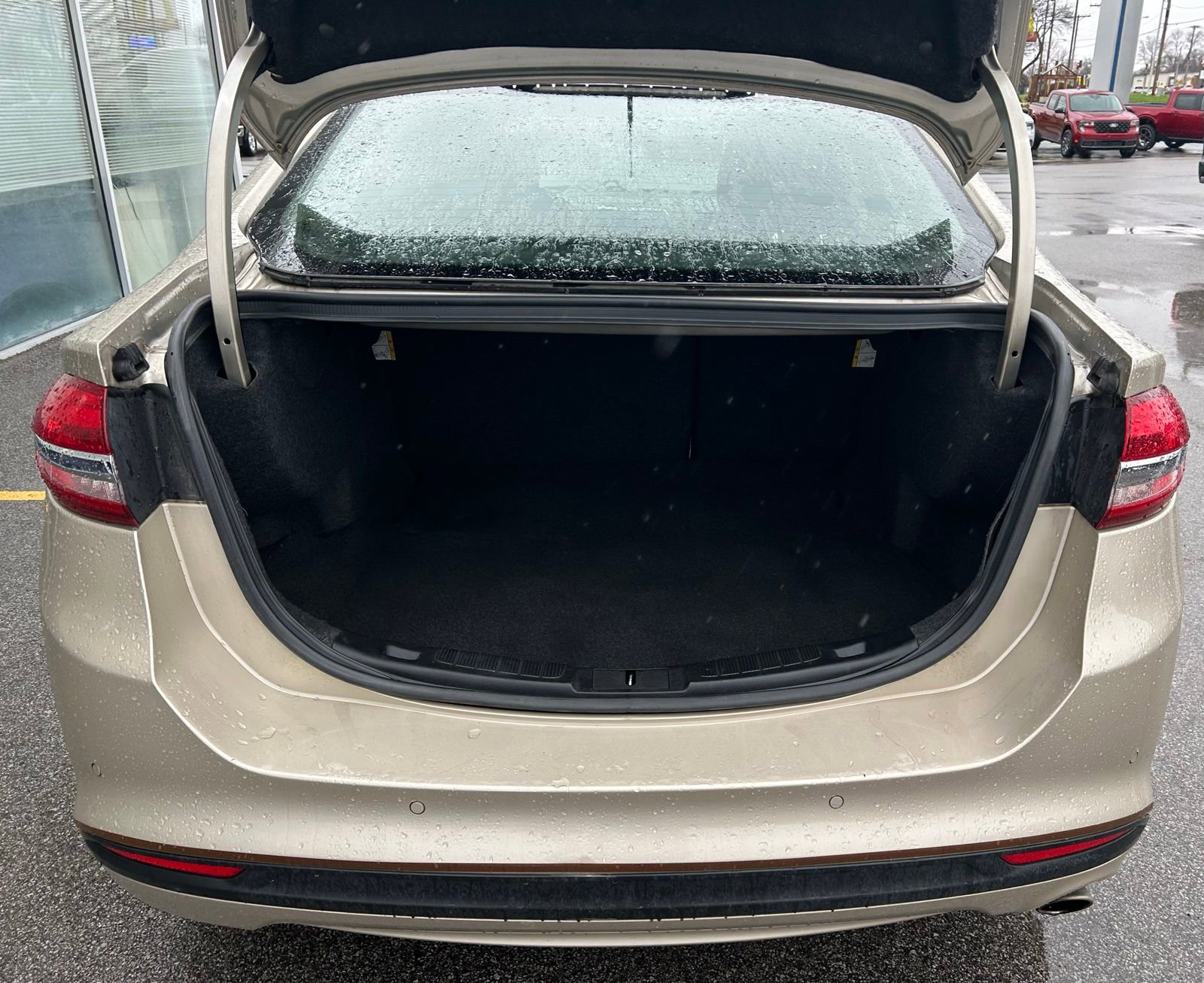 Used 2018 Ford Fusion SE w/ Fusion SE Technology Package image 7