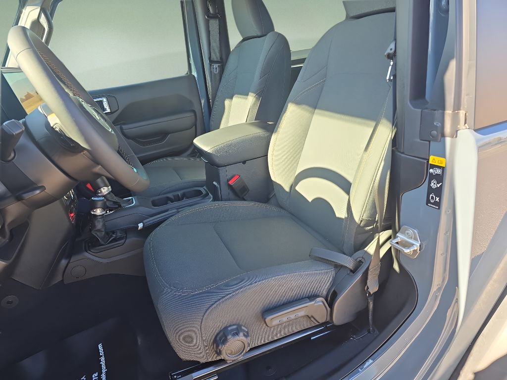 Used 2024 Jeep Wrangler Willys image 14