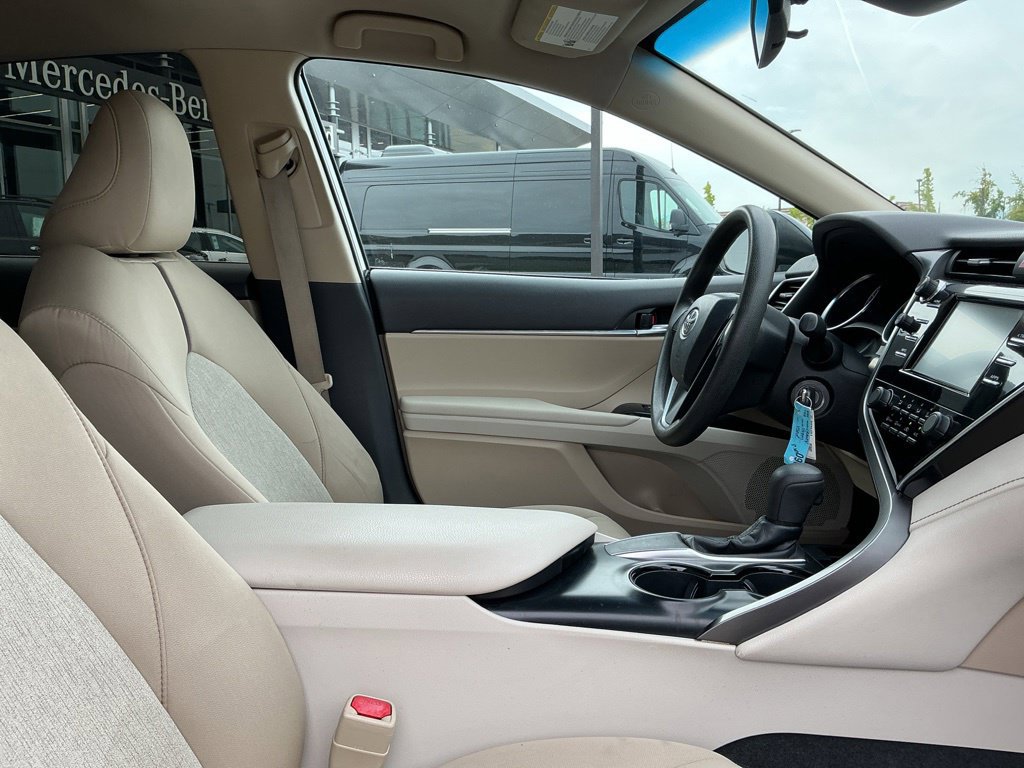 Used 2018 Toyota Camry LE FWD image 20