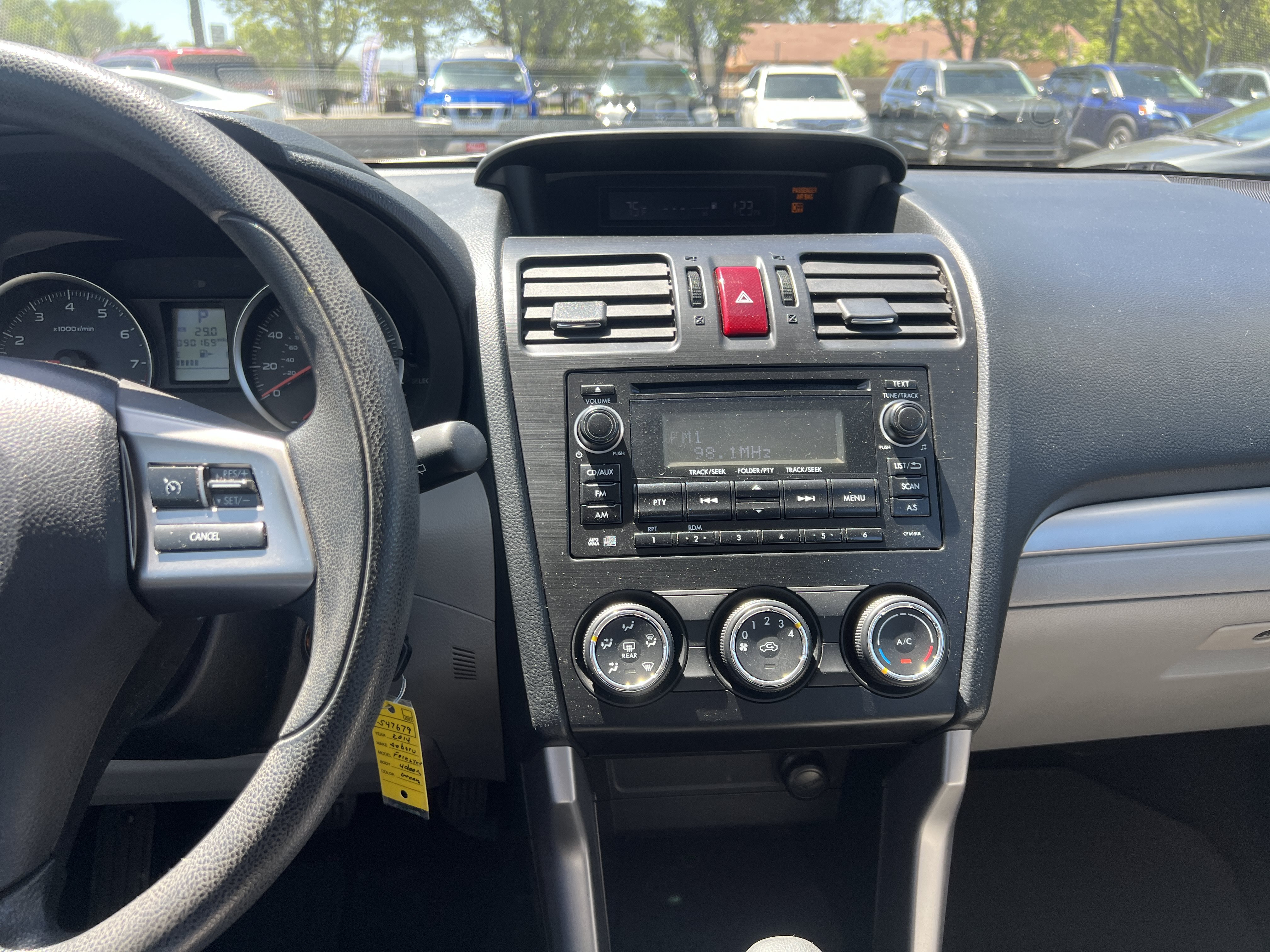 Used 2014 Subaru Forester 2.5i AWD/4WD image 19