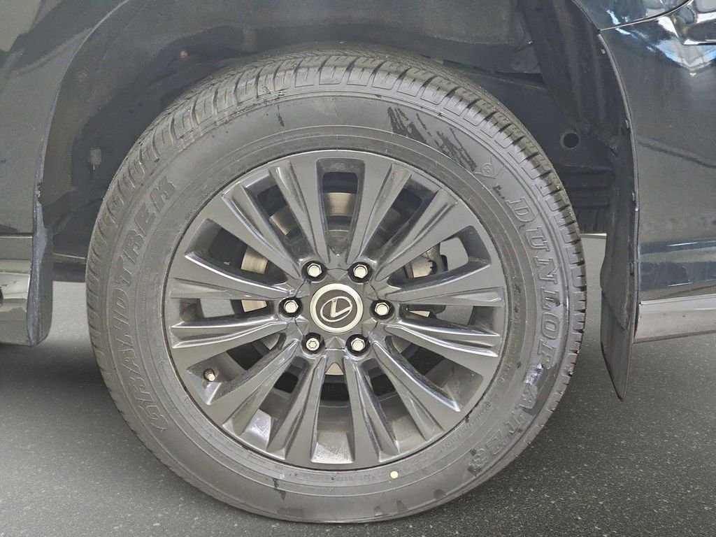 Used 2023 Lexus GX 460 Premium w/ Accessory Package AWD/4WD image 31