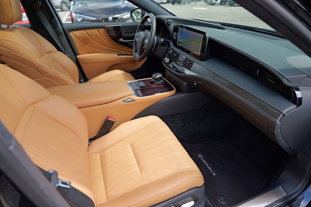 Used 2024 Lexus LS 500 AWD w/ Interior Upgrade Package image 35