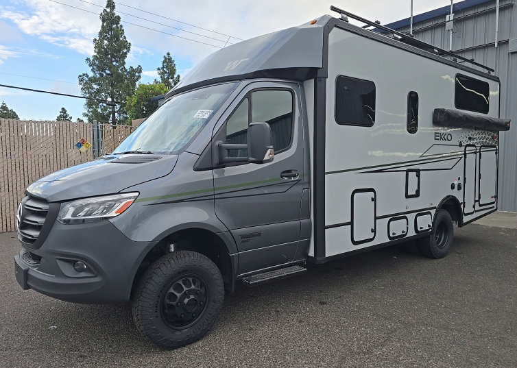 Used 2023 Mercedes-Benz Sprinter 3500 w/ Charging Package, Dashboard video 2