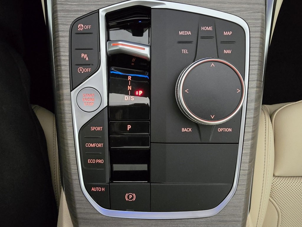 New 2025 BMW 330i xDrive Sedan w/ Premium Package image 16