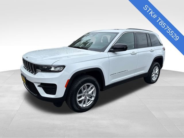 New 2026 Jeep Grand Cherokee Laredo image 3