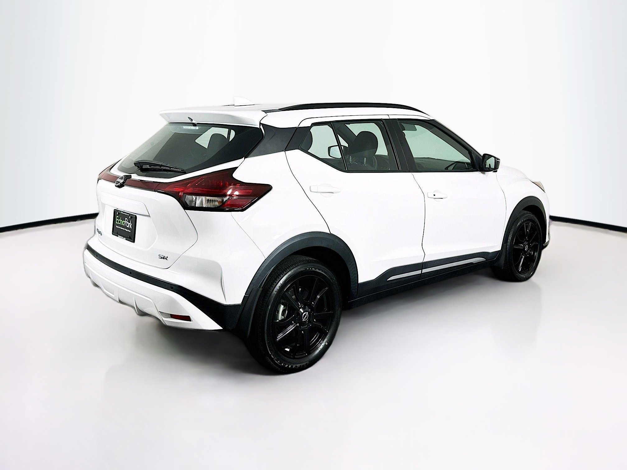 Used 2023 Nissan Kicks SR image 9