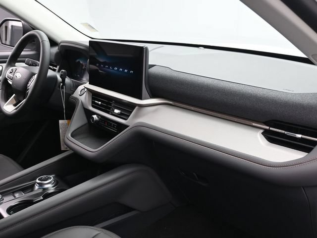 New 2026 Ford Explorer Active w/ Active Comfort Package RWD image 30