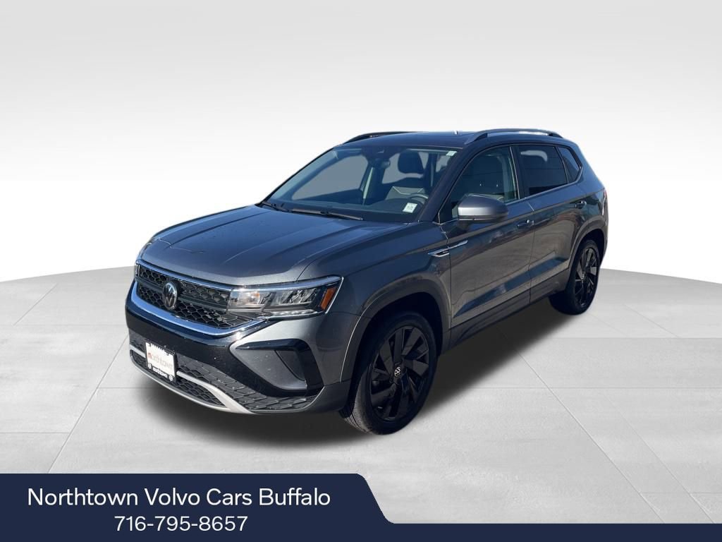 Used 2024 Volkswagen Taos SE image 1