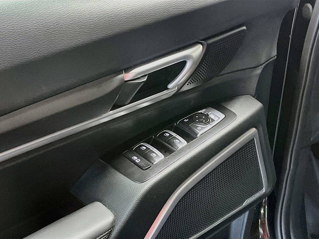 Used 2025 Kia Telluride S AWD/4WD image 18