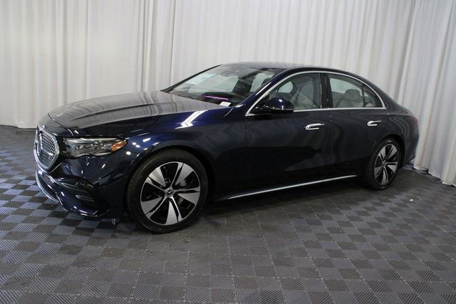 New 2026 Mercedes-Benz E 350 4MATIC Sedan image 3