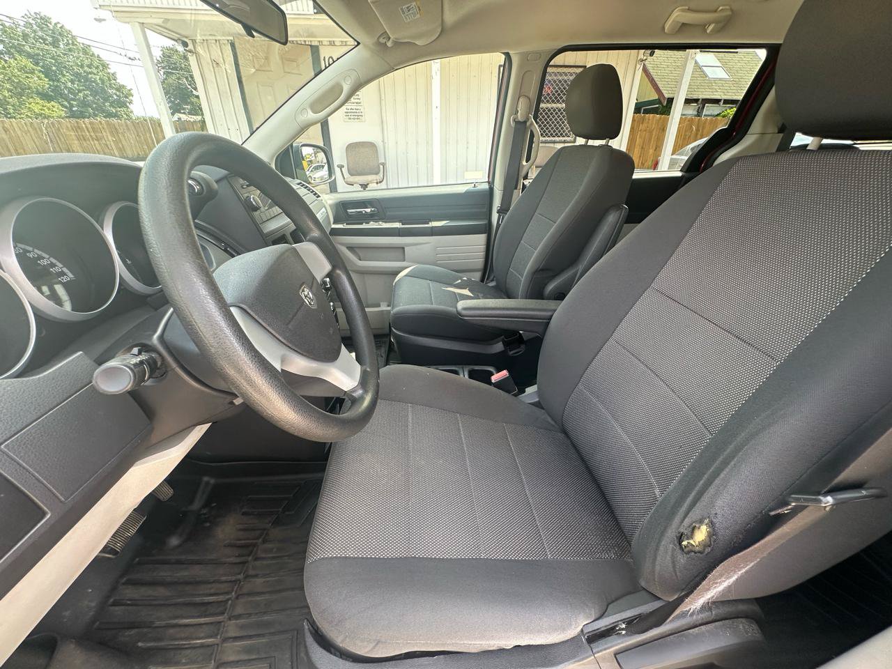 Used 2009 Dodge Grand Caravan SE w/ Climate Group FWD image 10