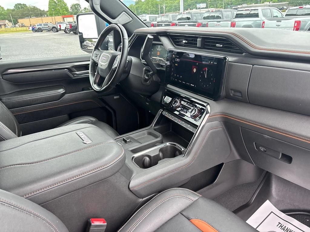 Used 2024 GMC Sierra 2500 AT4 w/ AT4 Preferred Package AWD/4WD image 15