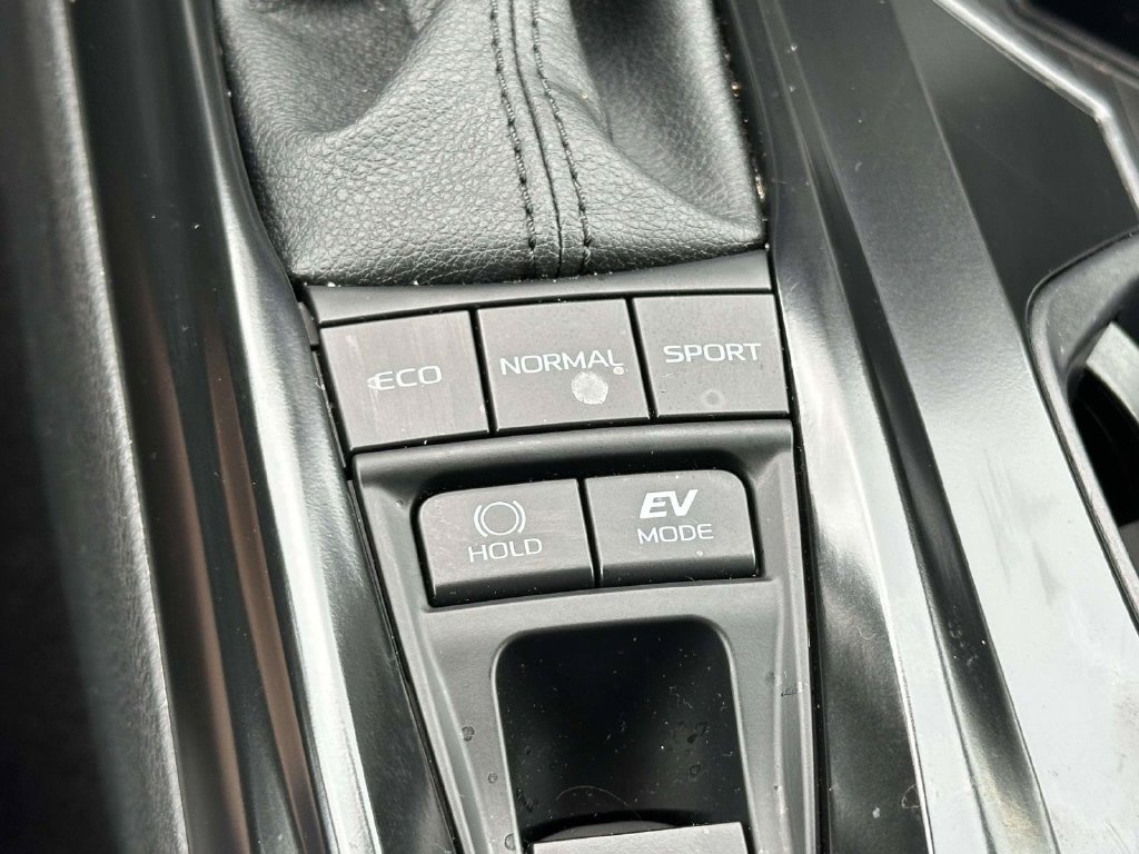Used 2025 Toyota Camry SE w/ Convenience Package AWD/4WD image 20