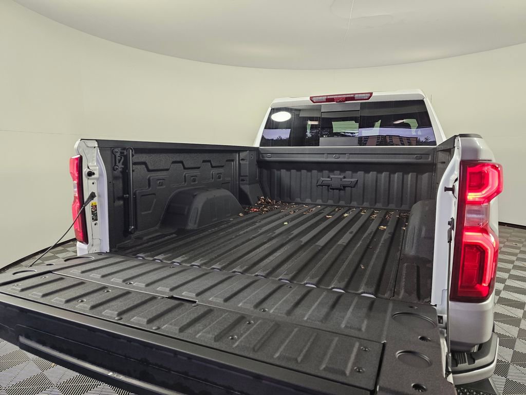 Used 2025 Chevrolet Silverado 1500 High Country w/ Technology Package image 18