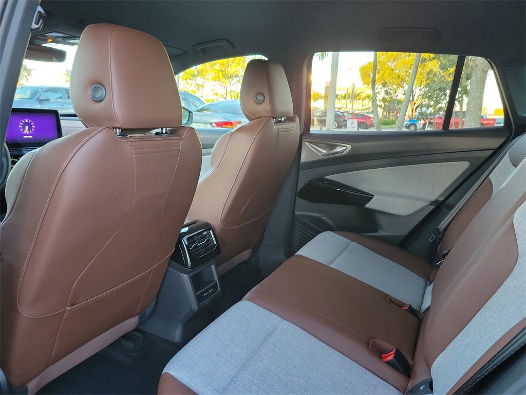 Used 2023 Volkswagen ID.4 Pro image 7