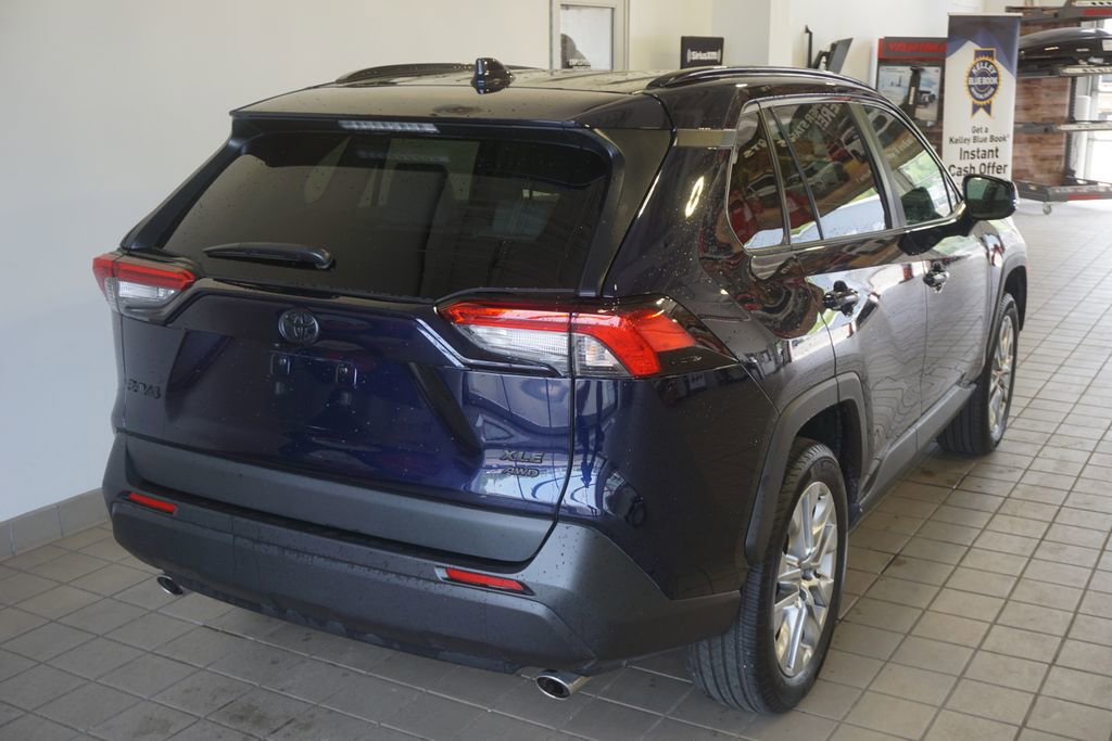 Used 2025 Toyota RAV4 XLE Premium w/ Weather Package AWD/4WD image 16