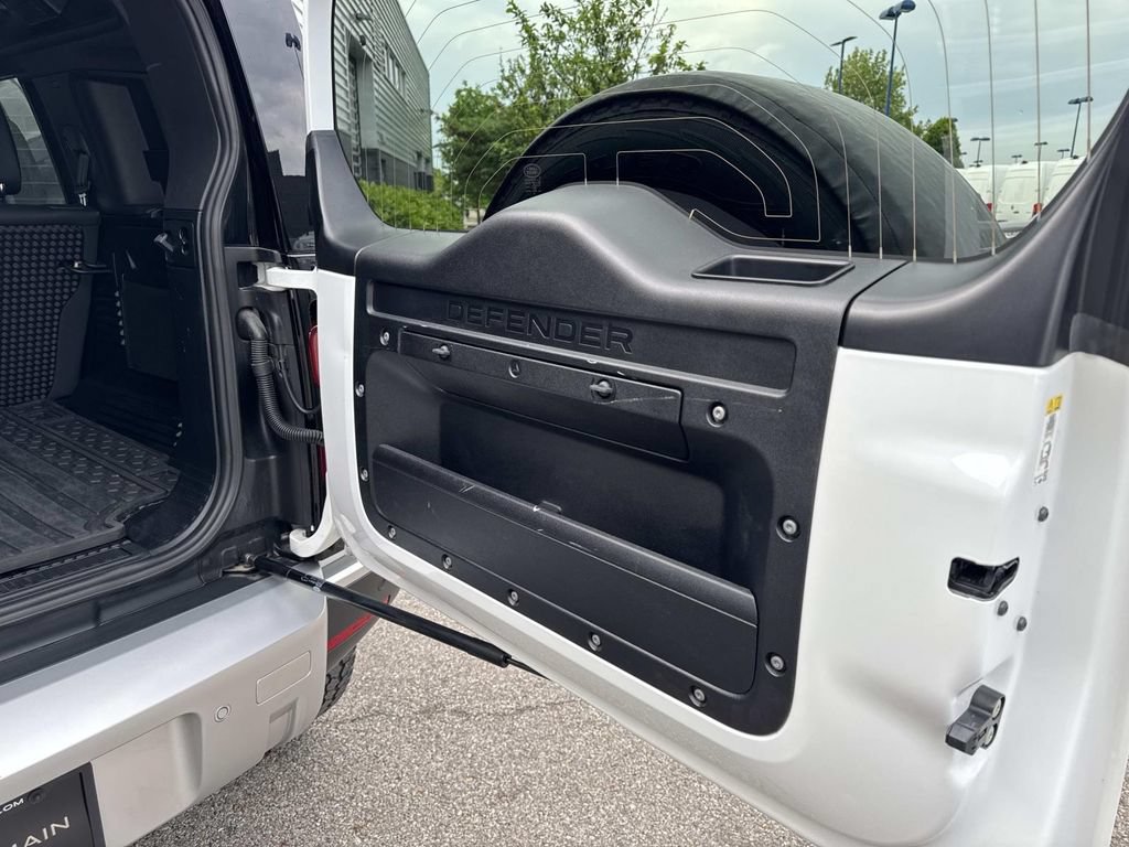 Certified 2024 Land Rover Defender 110 S AWD/4WD image 7