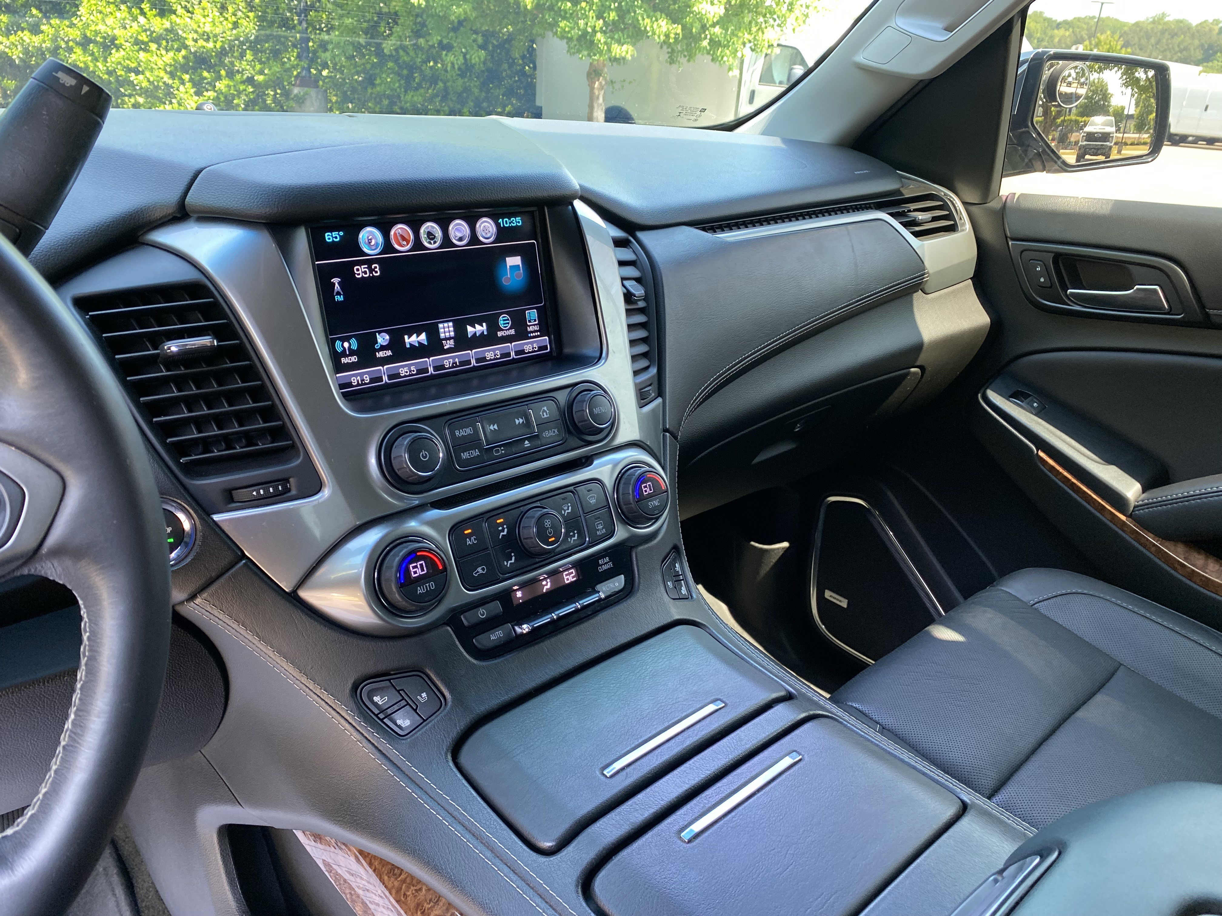 Used 2018 Chevrolet Tahoe Premier AWD/4WD image 25