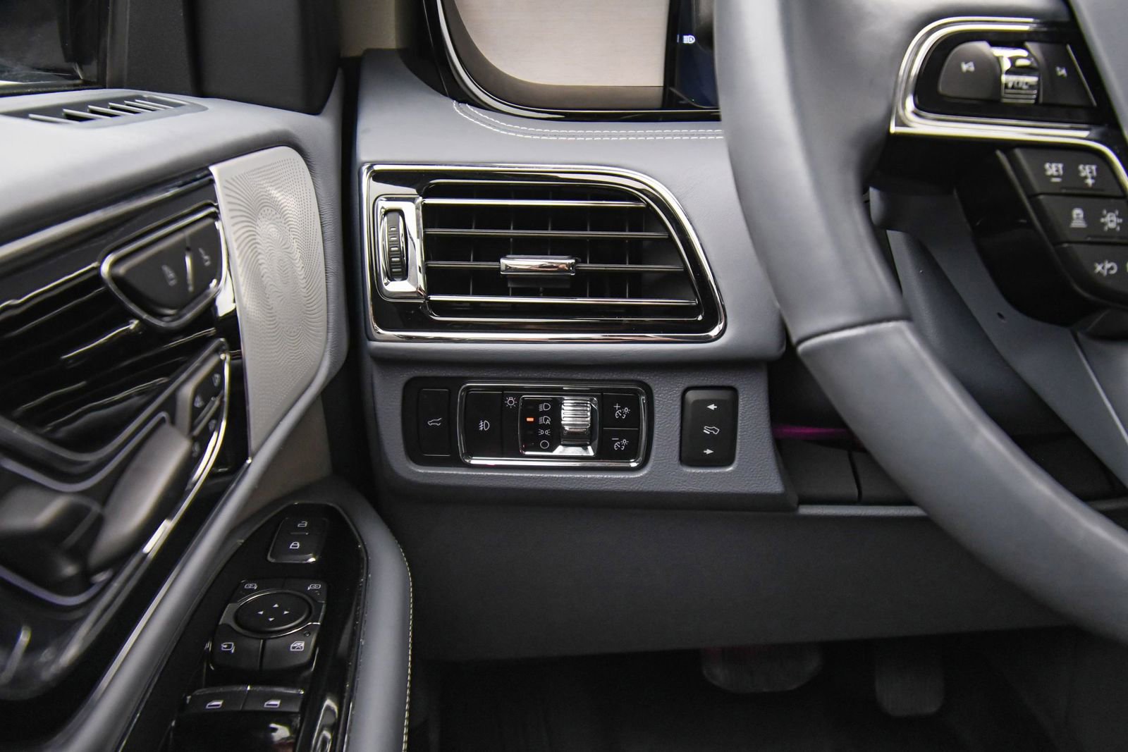 Used 2024 Lincoln Navigator L Black Label image 38