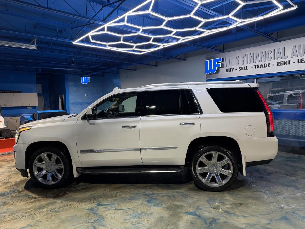 Used 2016 Cadillac Escalade Premium image 13
