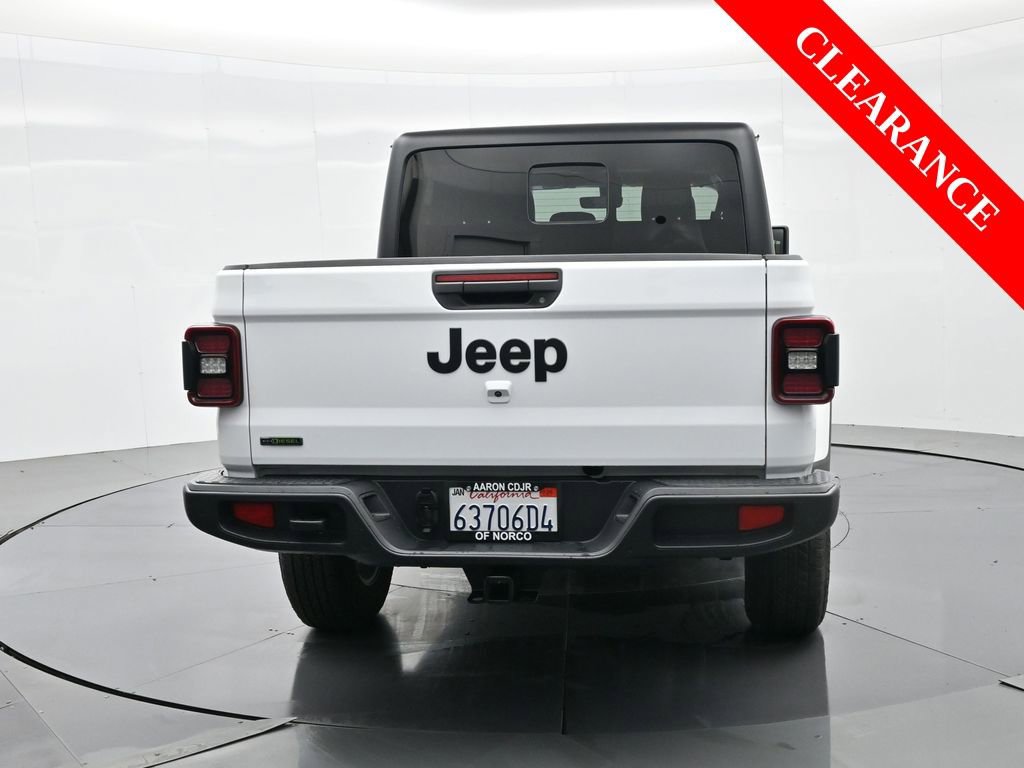 Used 2023 Jeep Gladiator Sport image 8