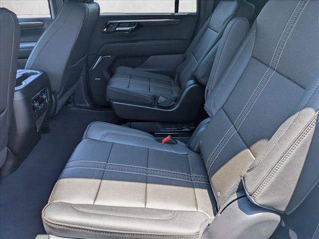 New 2026 Chevrolet Suburban High Country AWD/4WD image 15