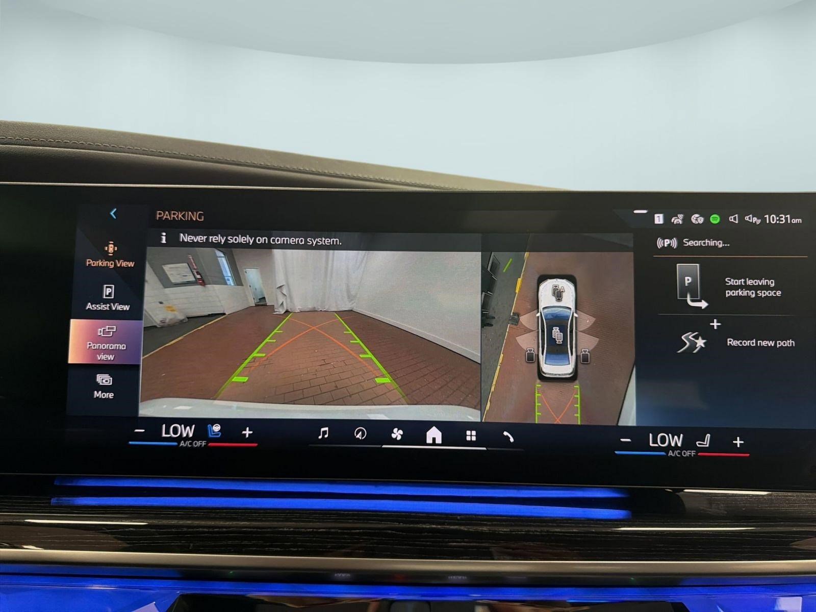 Used 2024 BMW i7 xDrive60 w/ Executive Package AWD/4WD image 27