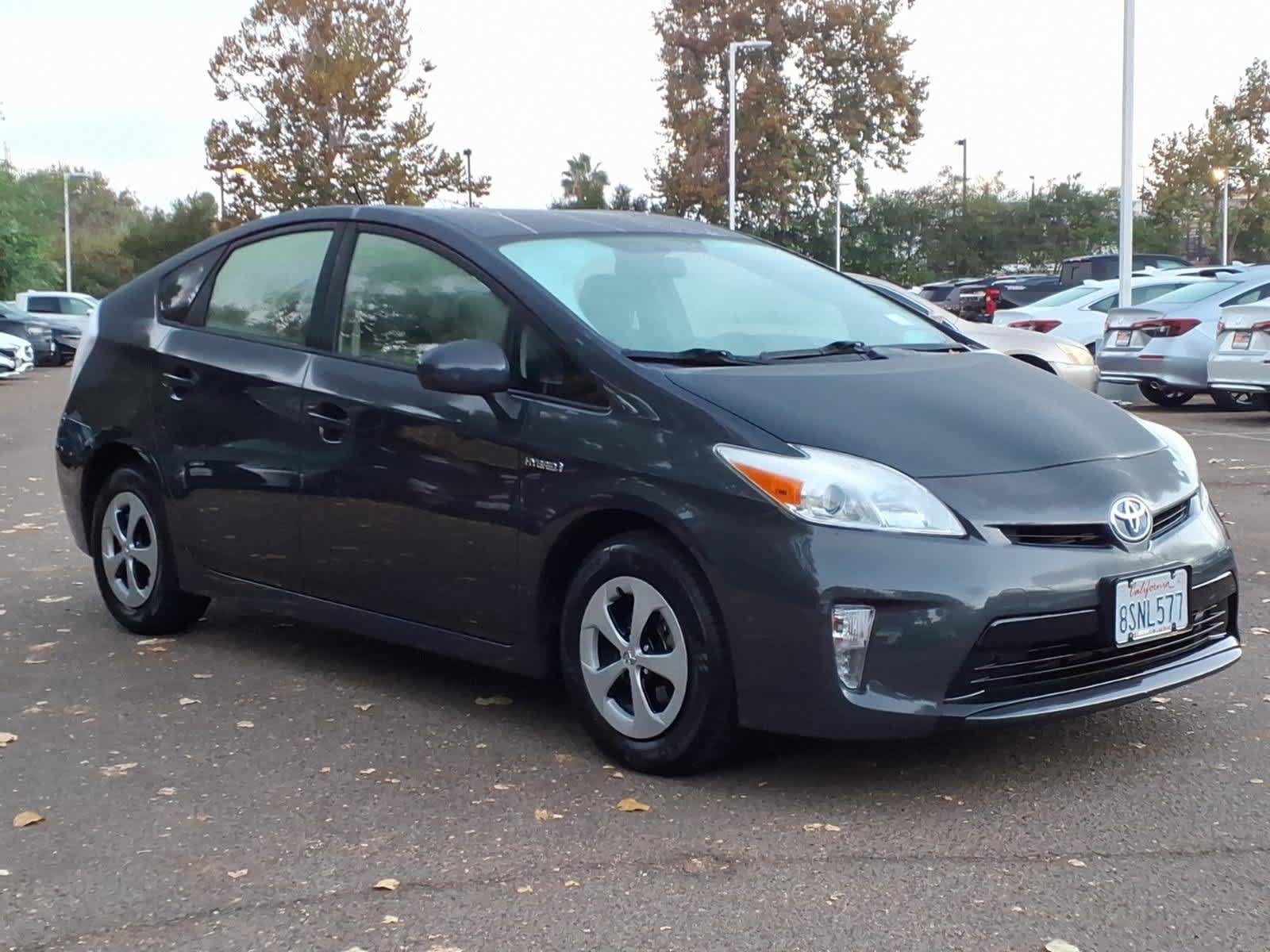 Used 2015 Toyota Prius Three FWD image 3