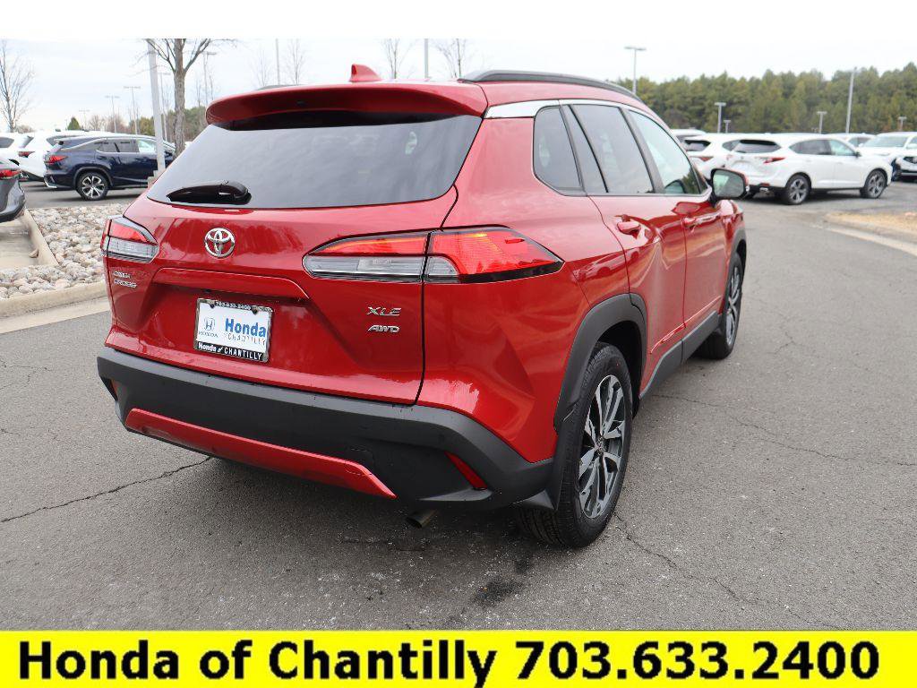 Used 2024 Toyota Corolla Cross XLE w/ Convenience Package image 7
