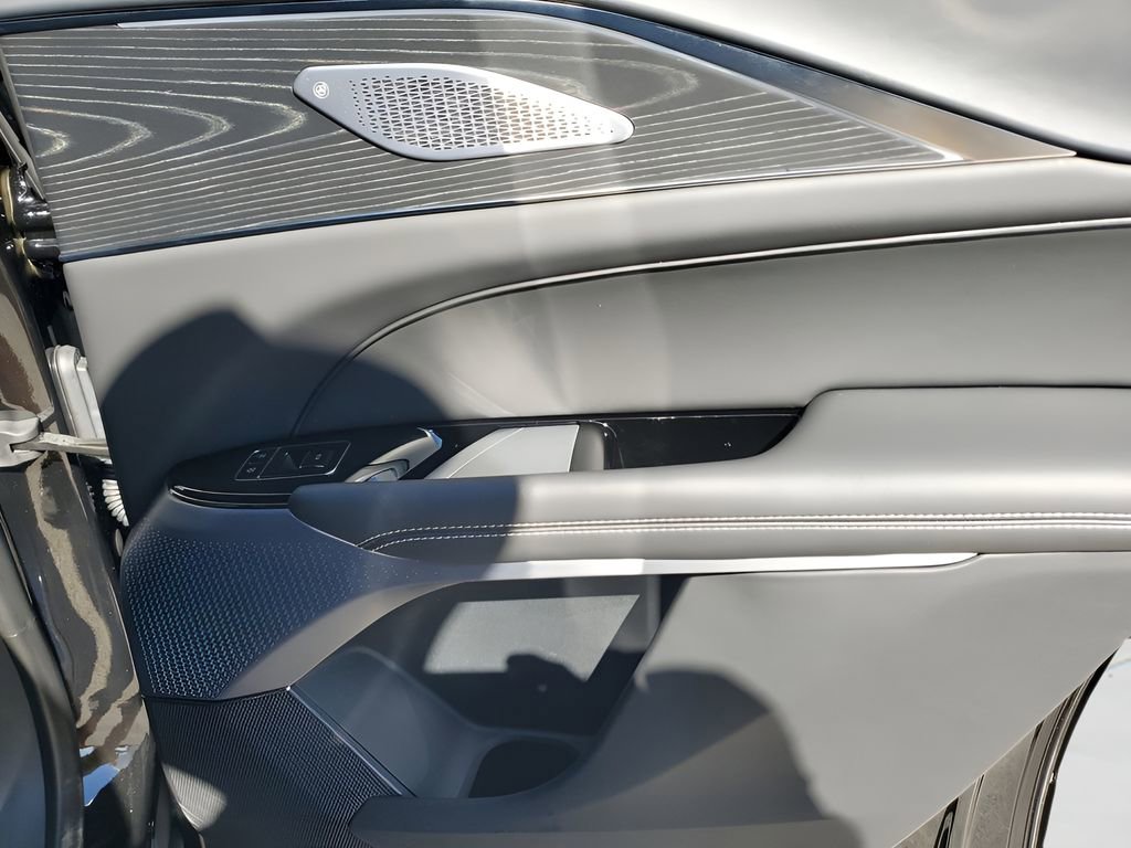 Used 2025 Cadillac Lyriq Luxury image 45