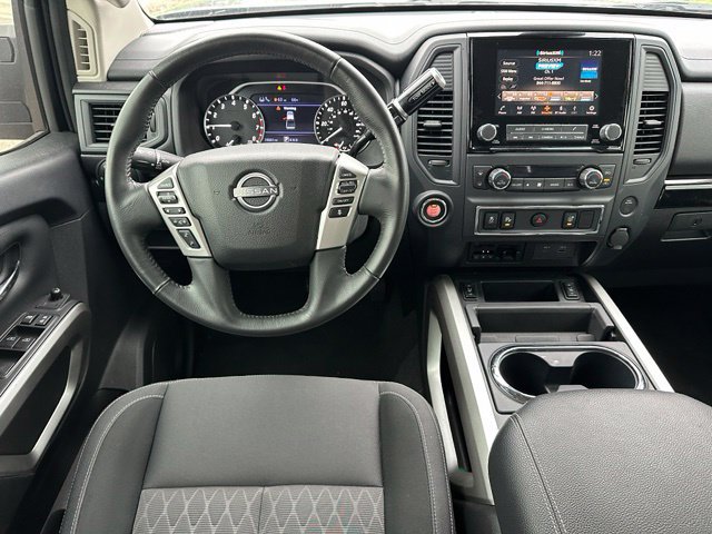 Used 2024 Nissan Titan SV w/ SV Convenience Package RWD image 10