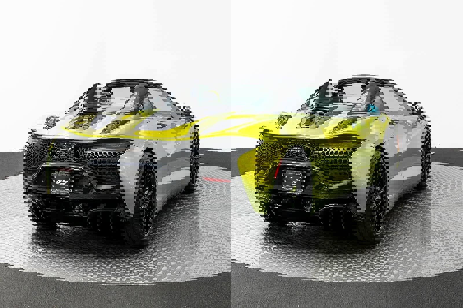 Used 2025 McLaren Artura Spider image 22