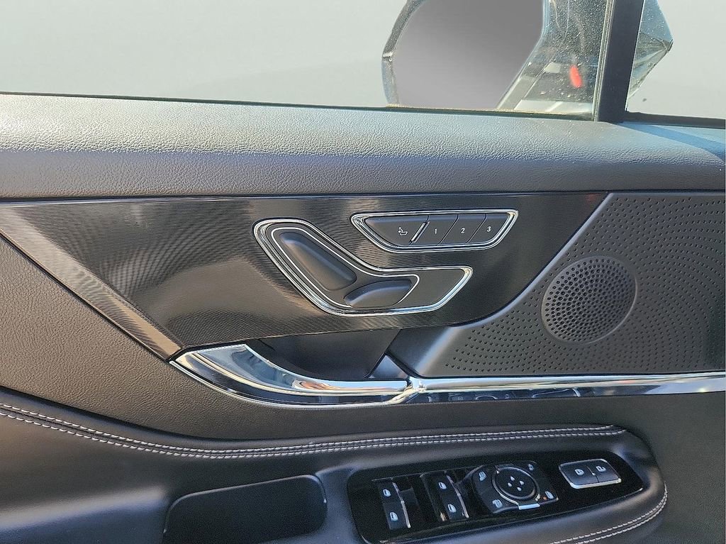 Used 2023 Lincoln Corsair FWD image 14
