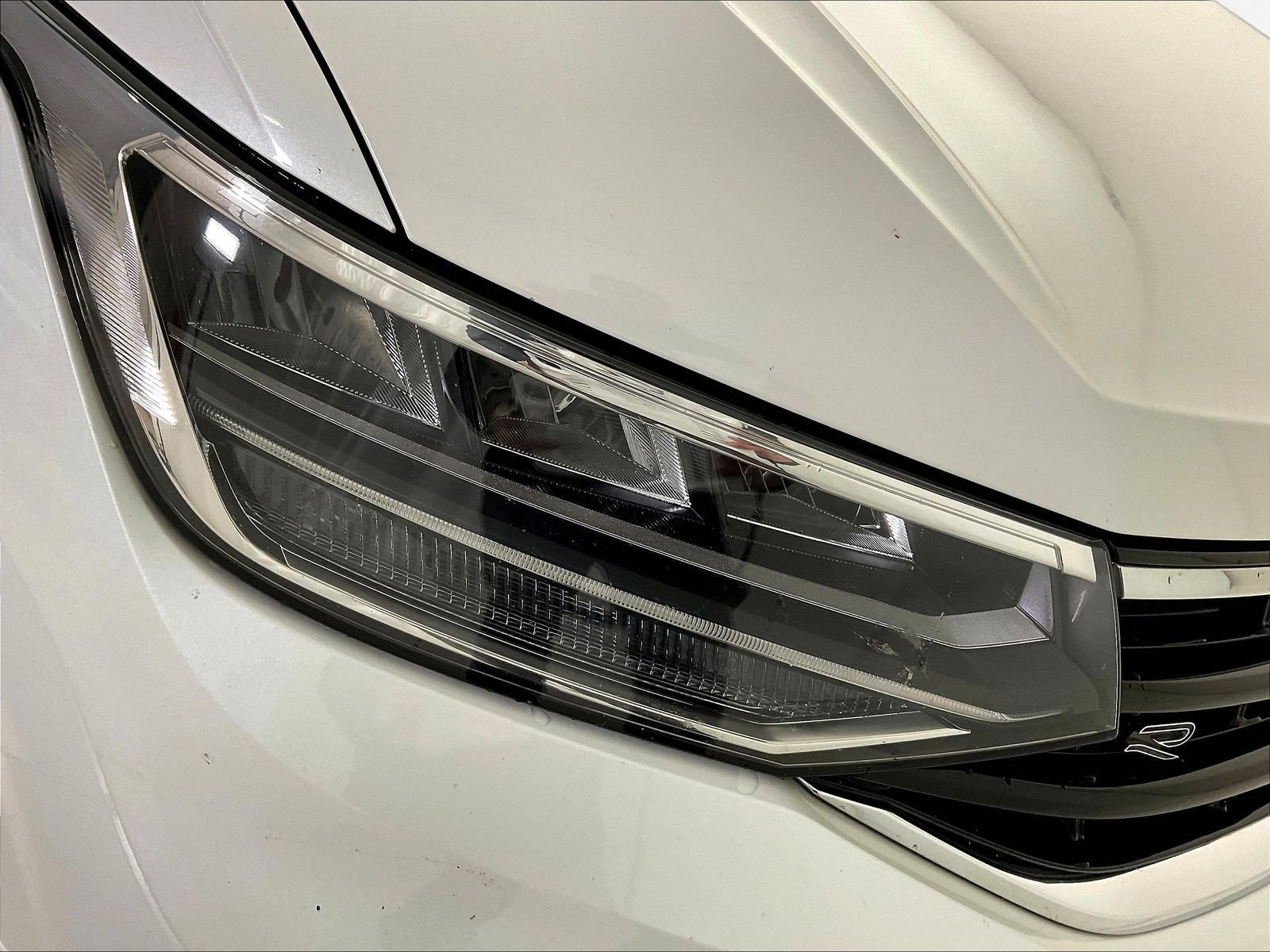 Used 2022 Volkswagen Tiguan SE R-Line AWD/4WD image 32