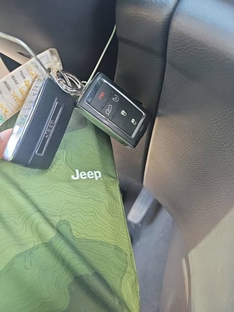 Used 2022 Jeep Grand Cherokee L Limited w/ Luxury Tech Group II AWD/4WD image 11