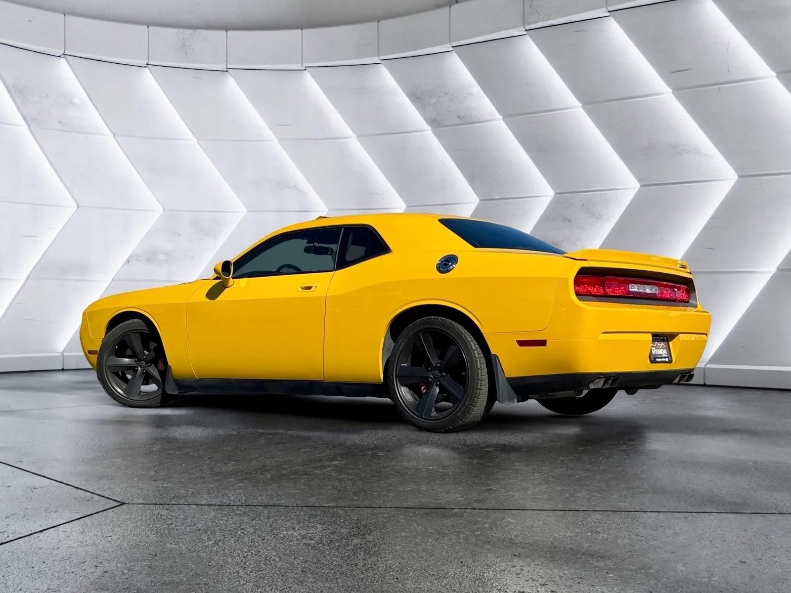 Used 2010 Dodge Challenger SRT8 w/ Special Edition Group image 6