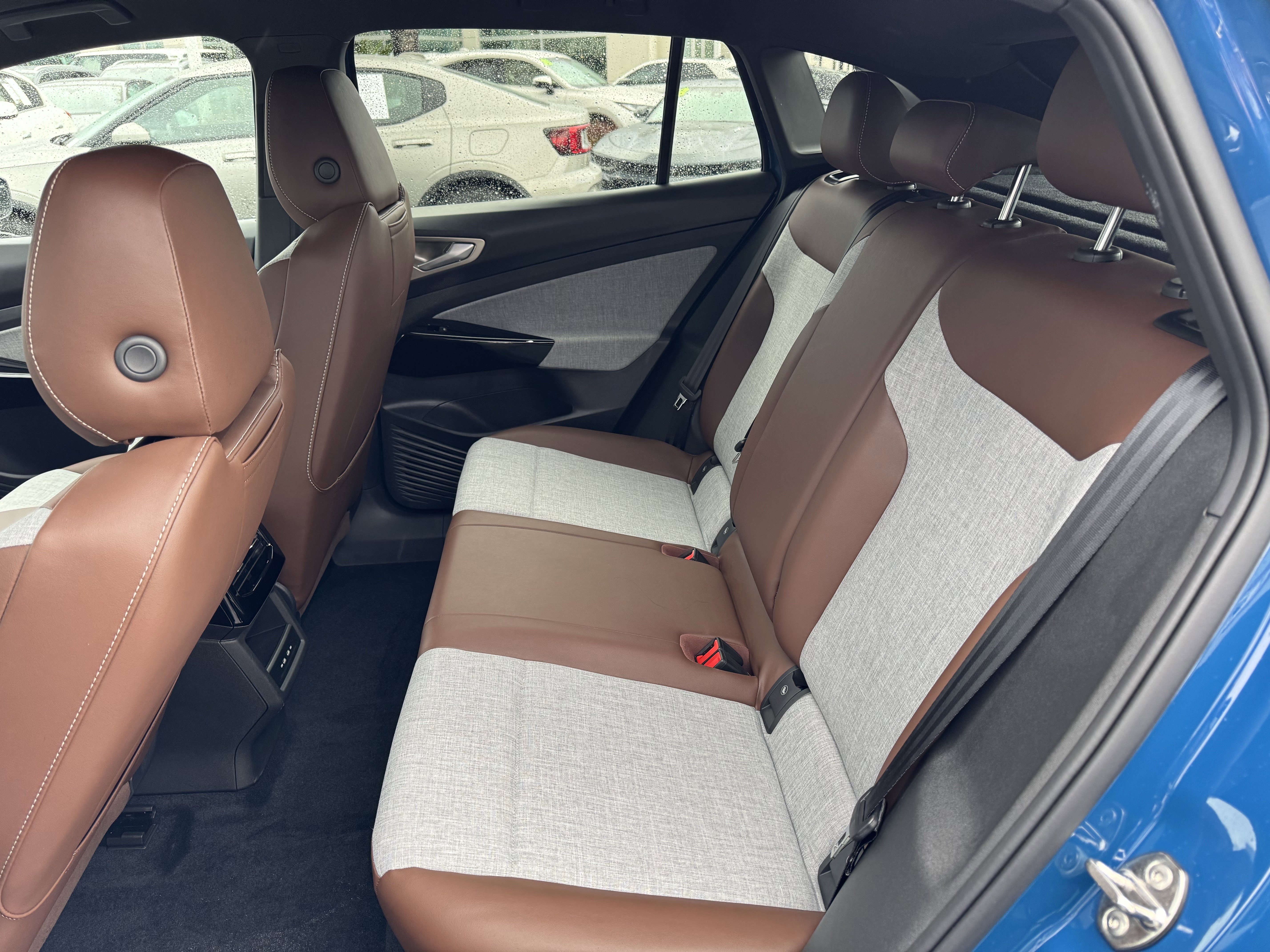 Used 2025 Volkswagen ID.4 Pro image 29