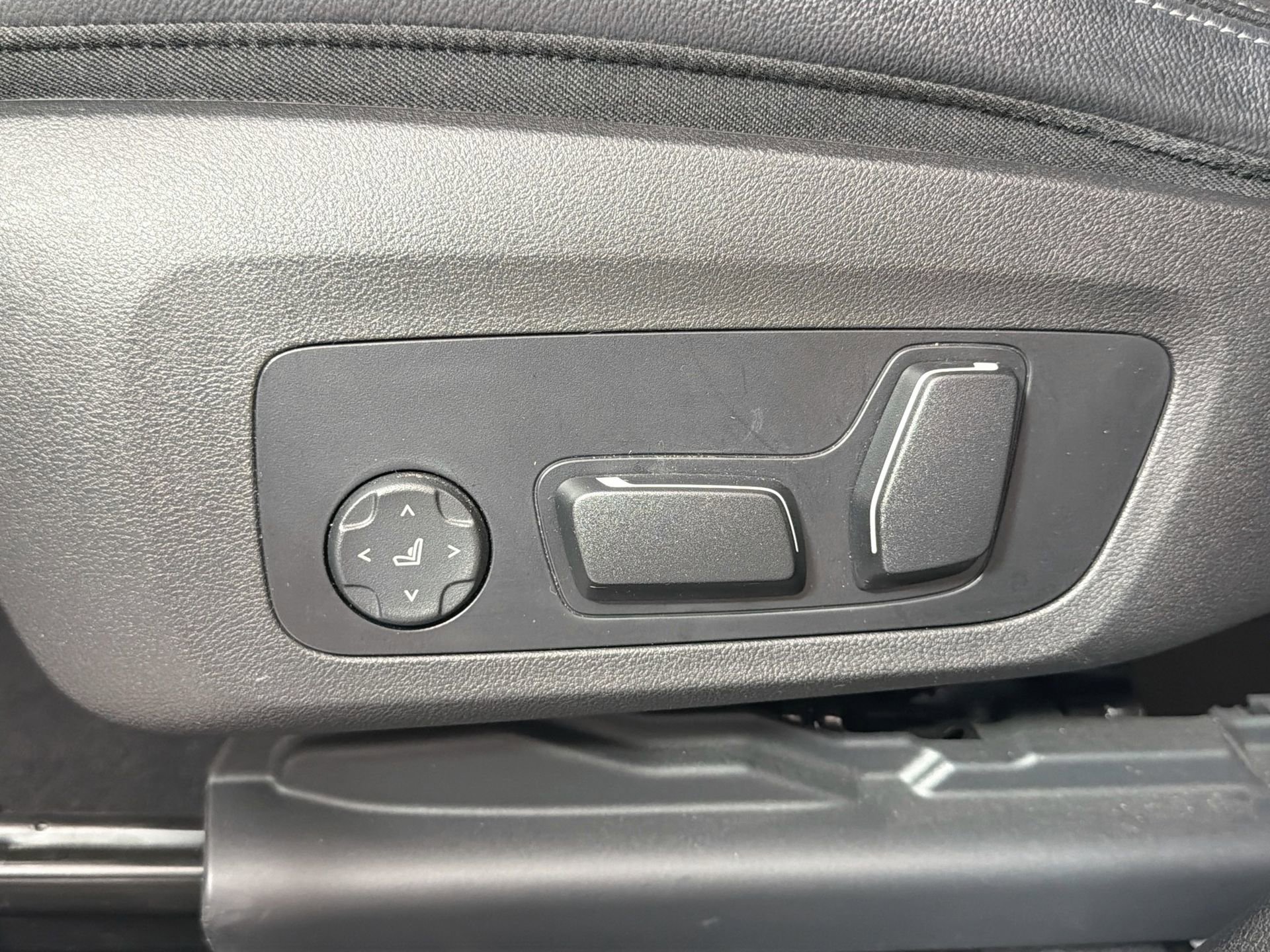 Certified 2024 BMW X3 xDrive30i w/ Convenience Package image 19