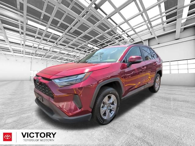 Used 2025 Toyota RAV4 XLE AWD/4WD image 8