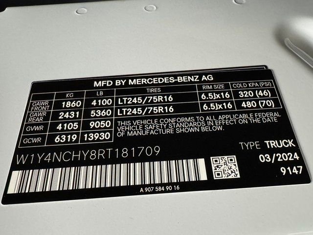 Used 2024 Mercedes-Benz Sprinter 2500 image 32