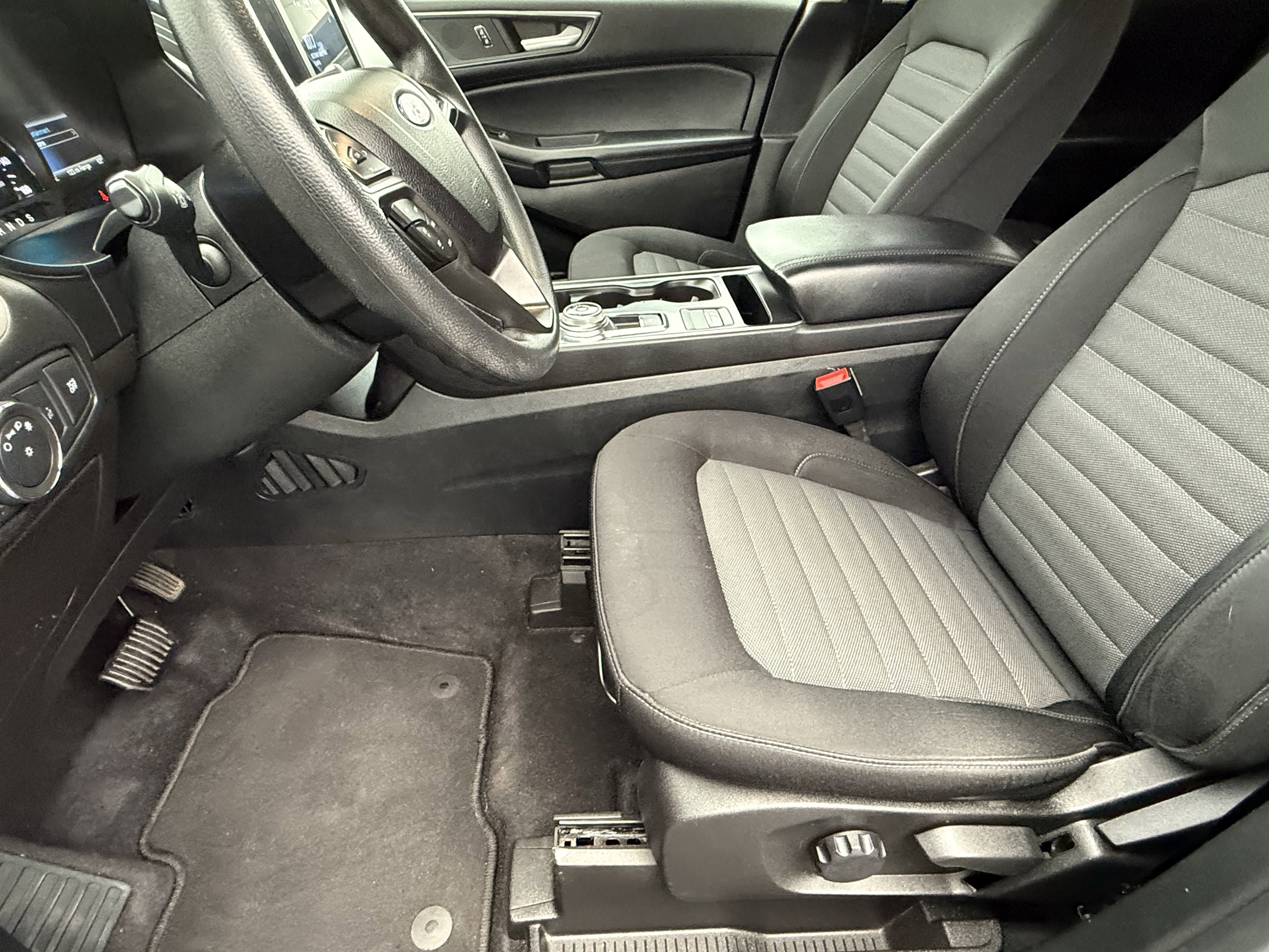 Used 2023 Ford Edge SE image 20