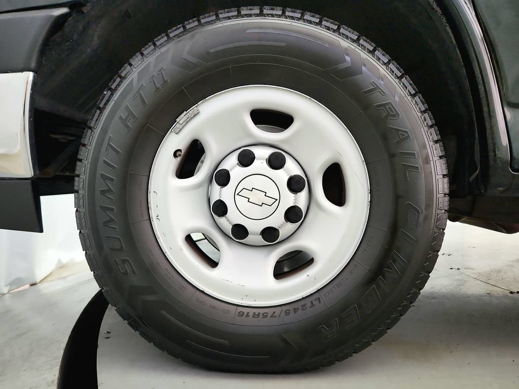 Used 2018 Chevrolet Express 2500 w/ Driver Convenience Package RWD image 26